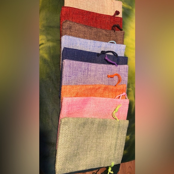 One pouch - Picture 2 of 4